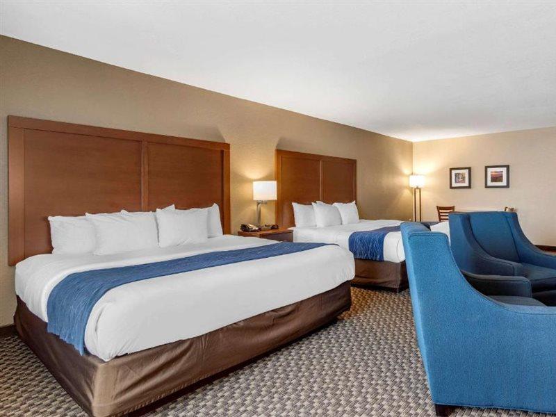 Comfort Inn & Suites Blue Ridge Bagian luar foto
