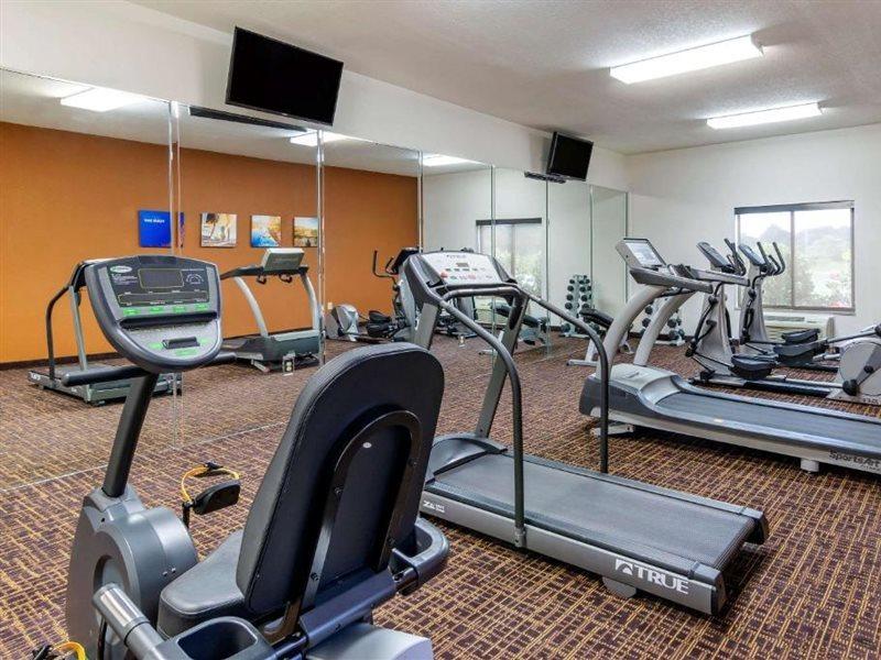 Comfort Inn & Suites Blue Ridge Bagian luar foto