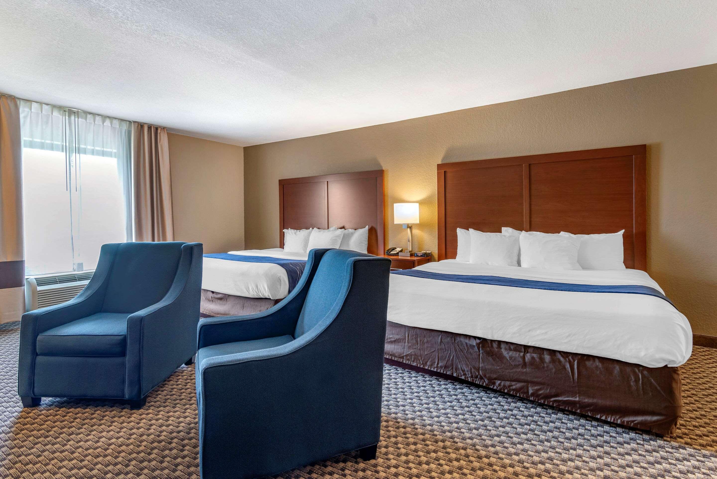 Comfort Inn & Suites Blue Ridge Bagian luar foto