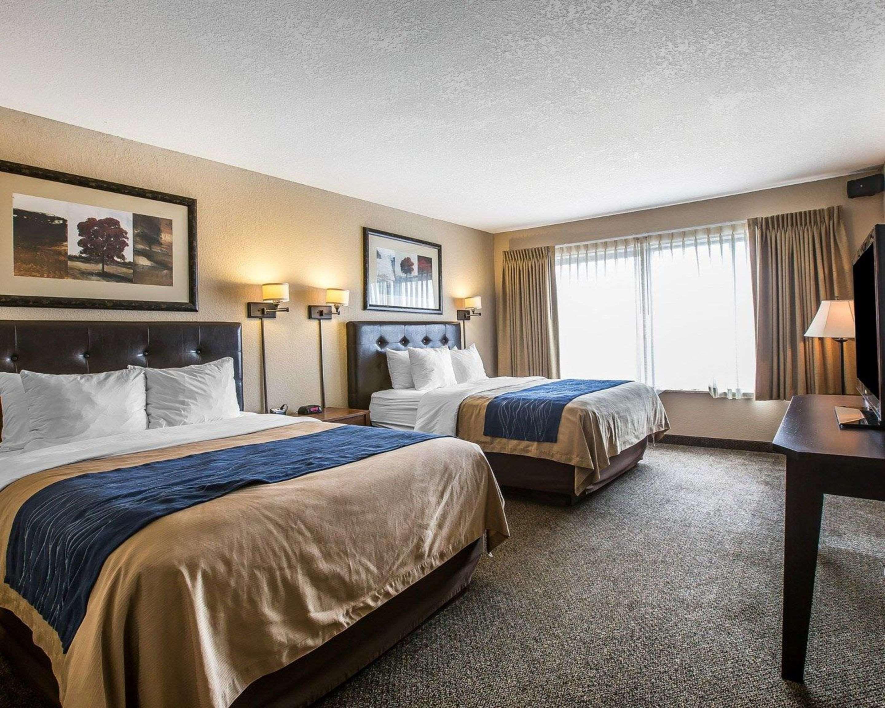 Comfort Inn & Suites Blue Ridge Bagian luar foto