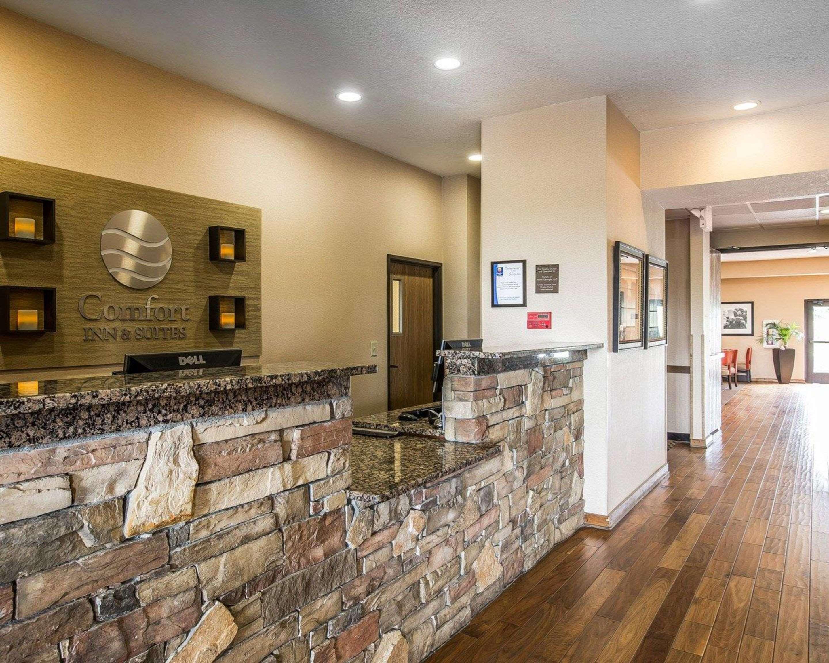 Comfort Inn & Suites Blue Ridge Bagian luar foto