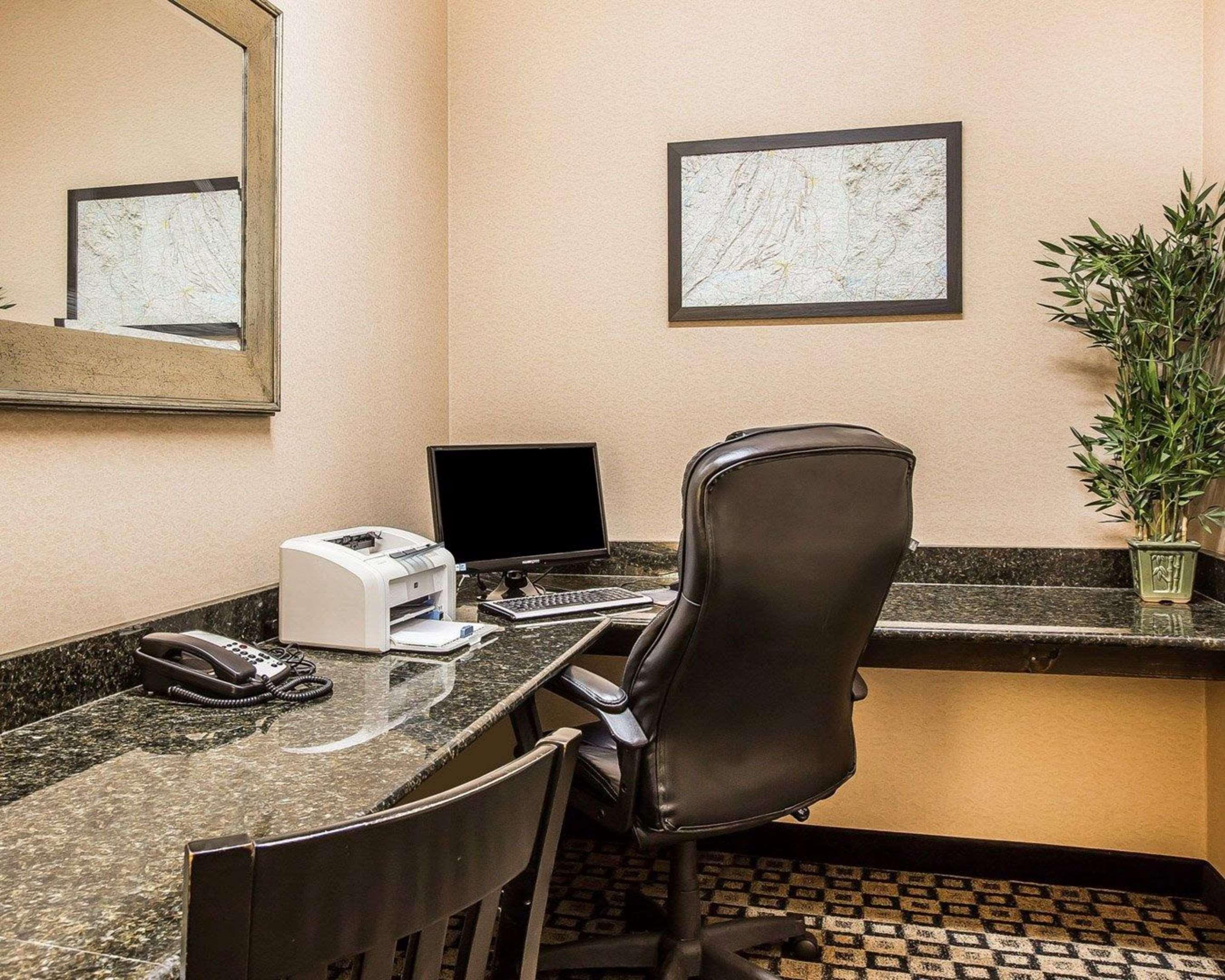 Comfort Inn & Suites Blue Ridge Bagian luar foto