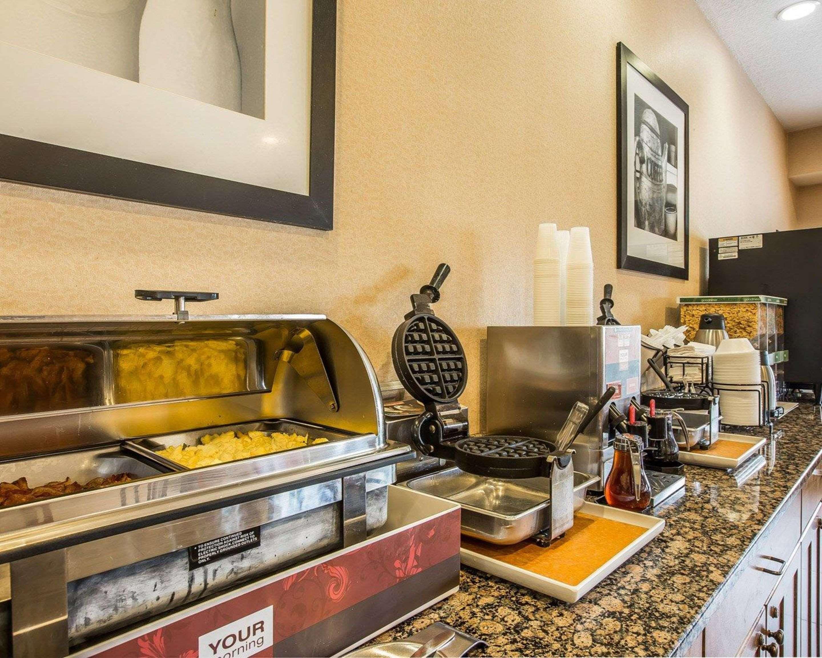Comfort Inn & Suites Blue Ridge Bagian luar foto