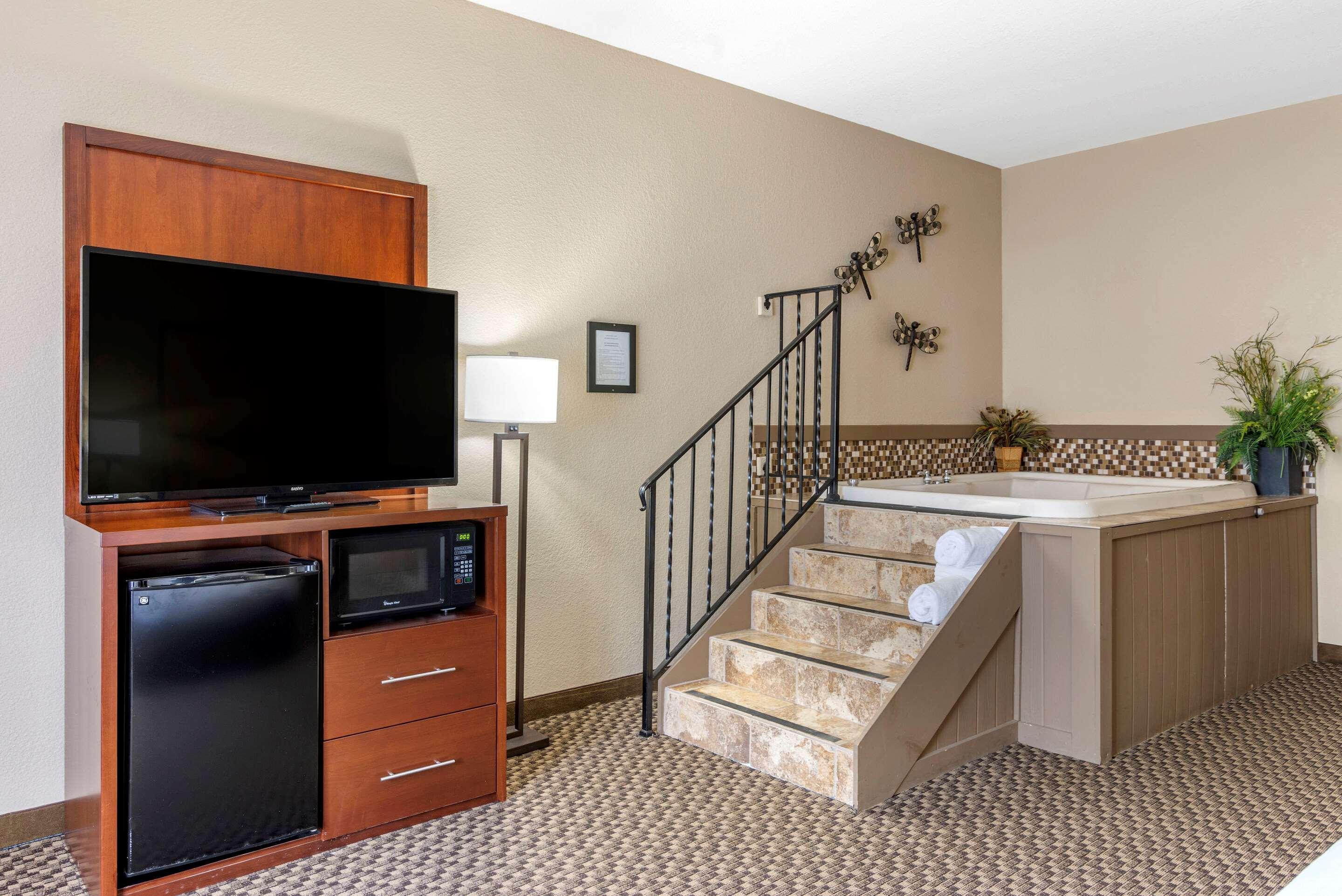 Comfort Inn & Suites Blue Ridge Bagian luar foto