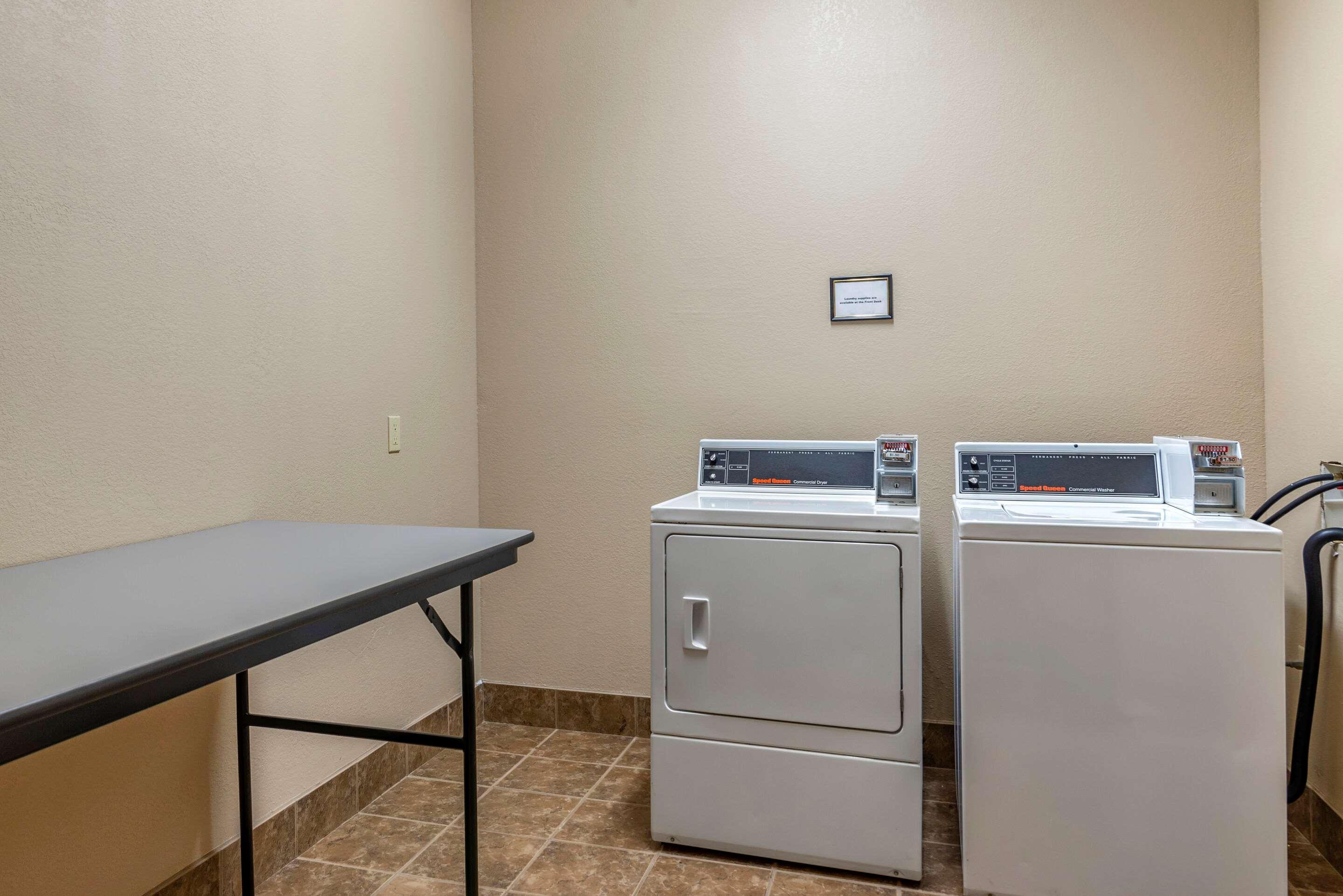 Comfort Inn & Suites Blue Ridge Bagian luar foto