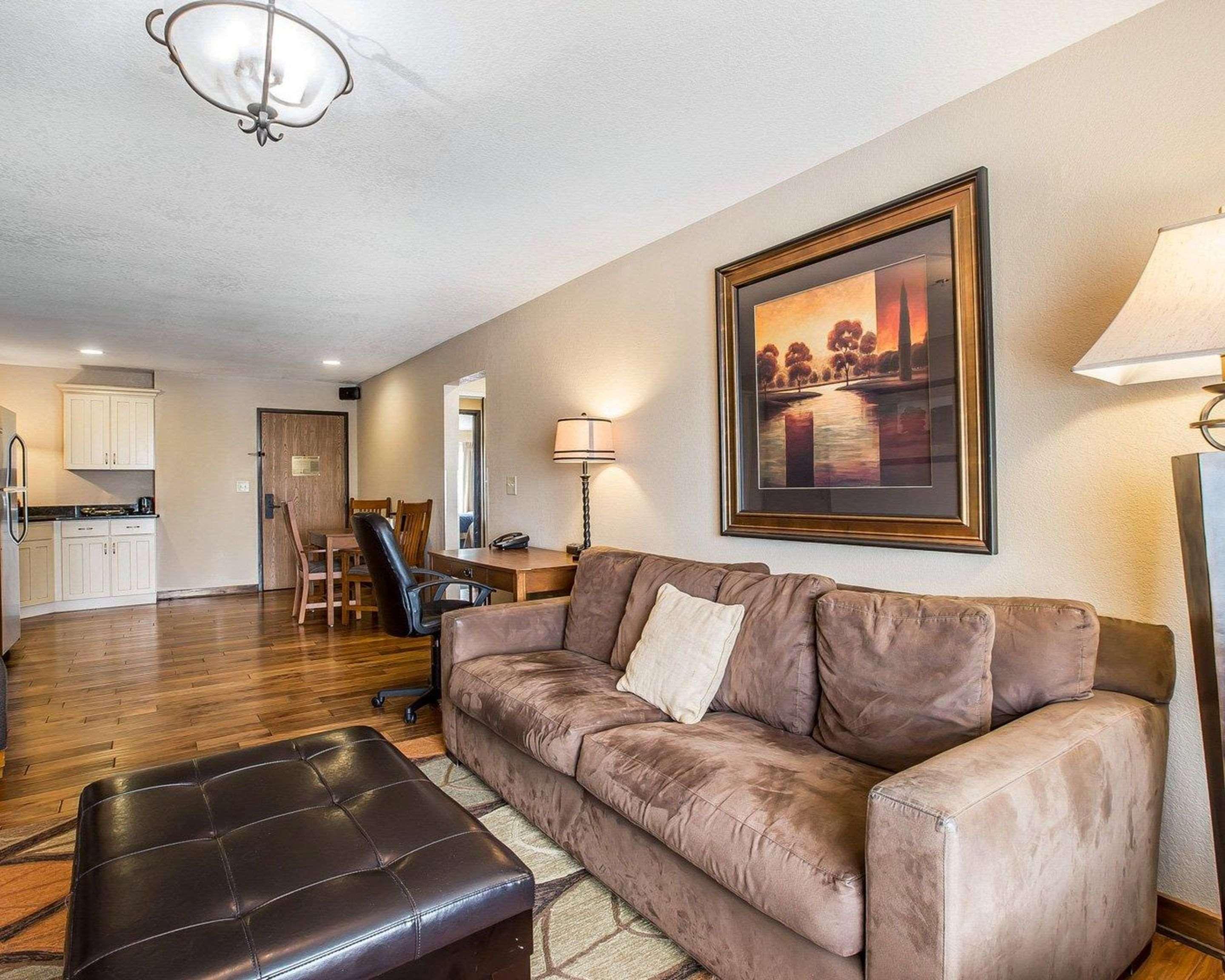 Comfort Inn & Suites Blue Ridge Bagian luar foto