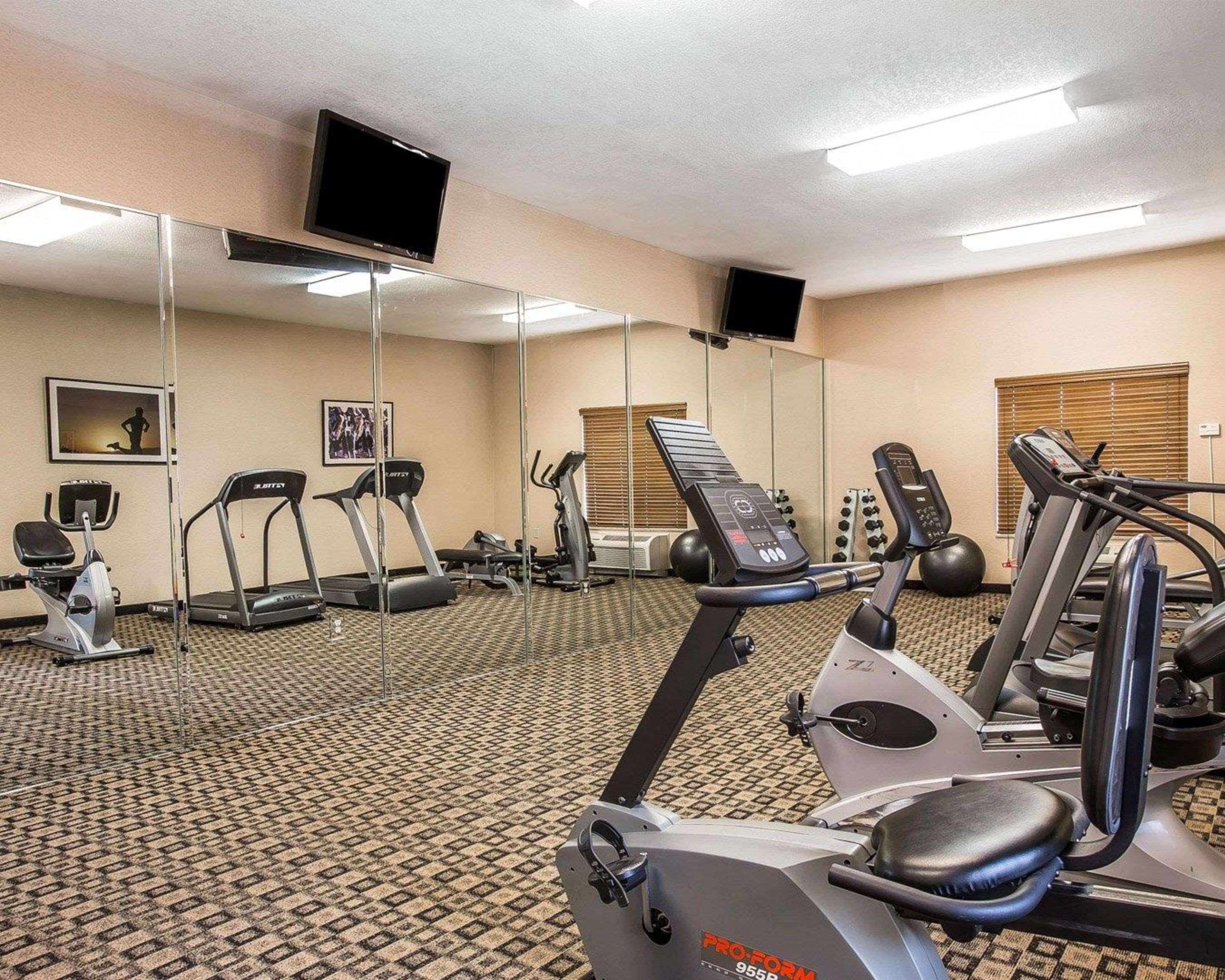Comfort Inn & Suites Blue Ridge Bagian luar foto