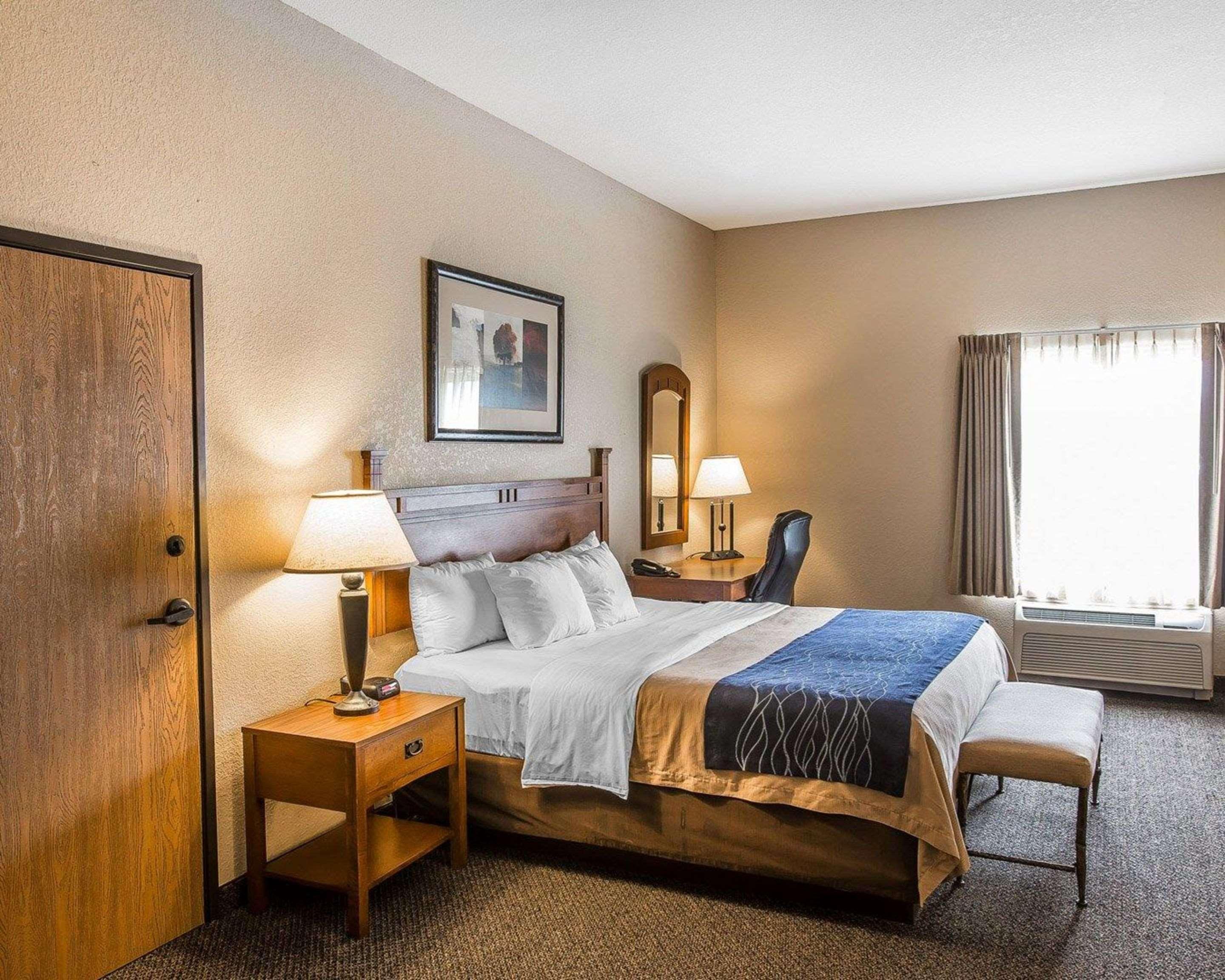 Comfort Inn & Suites Blue Ridge Bagian luar foto