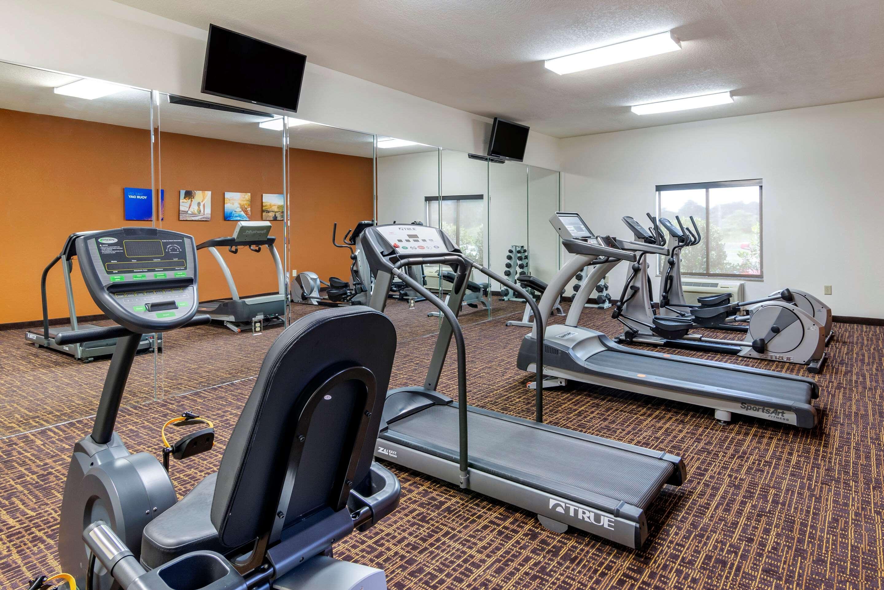 Comfort Inn & Suites Blue Ridge Bagian luar foto