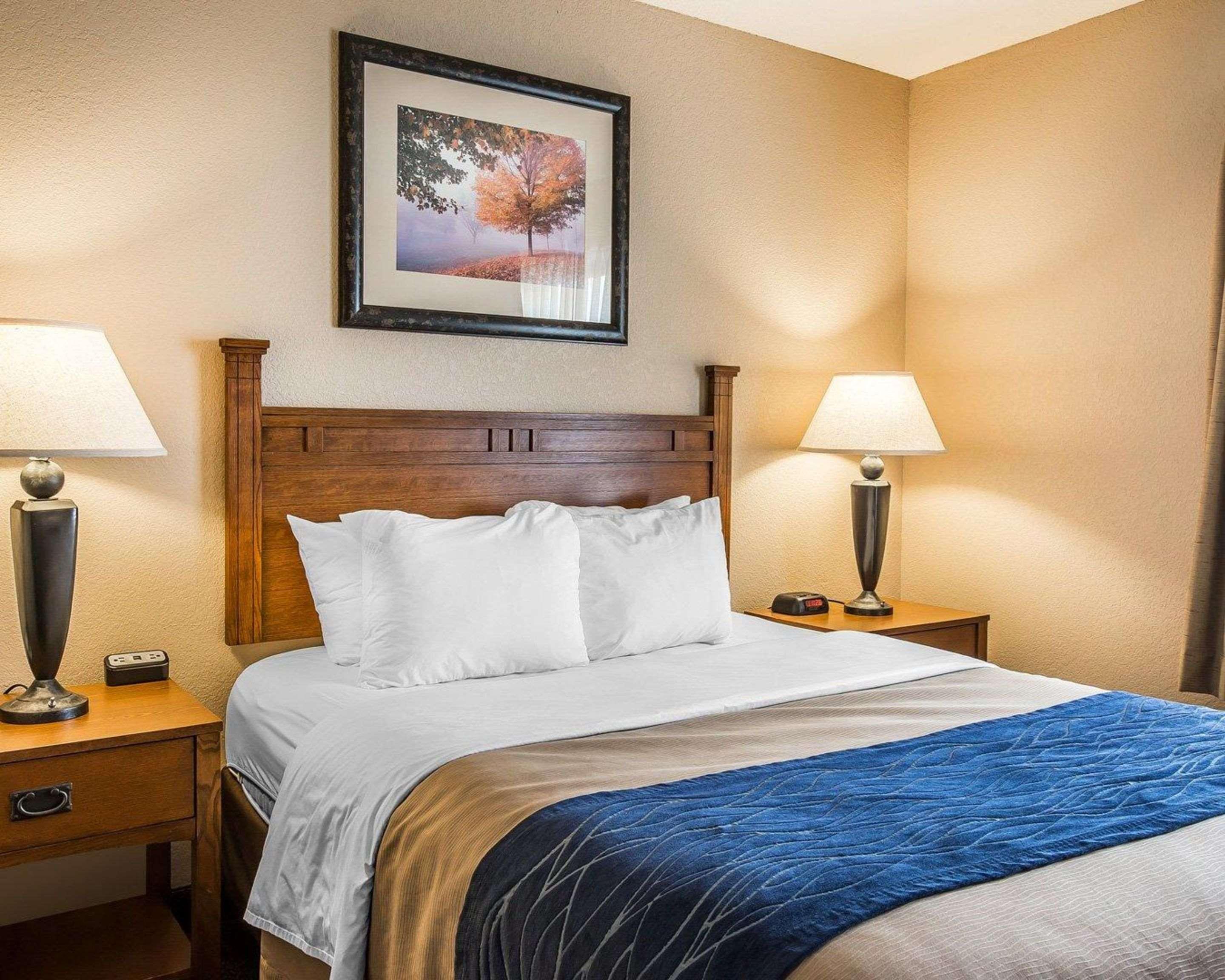 Comfort Inn & Suites Blue Ridge Bagian luar foto