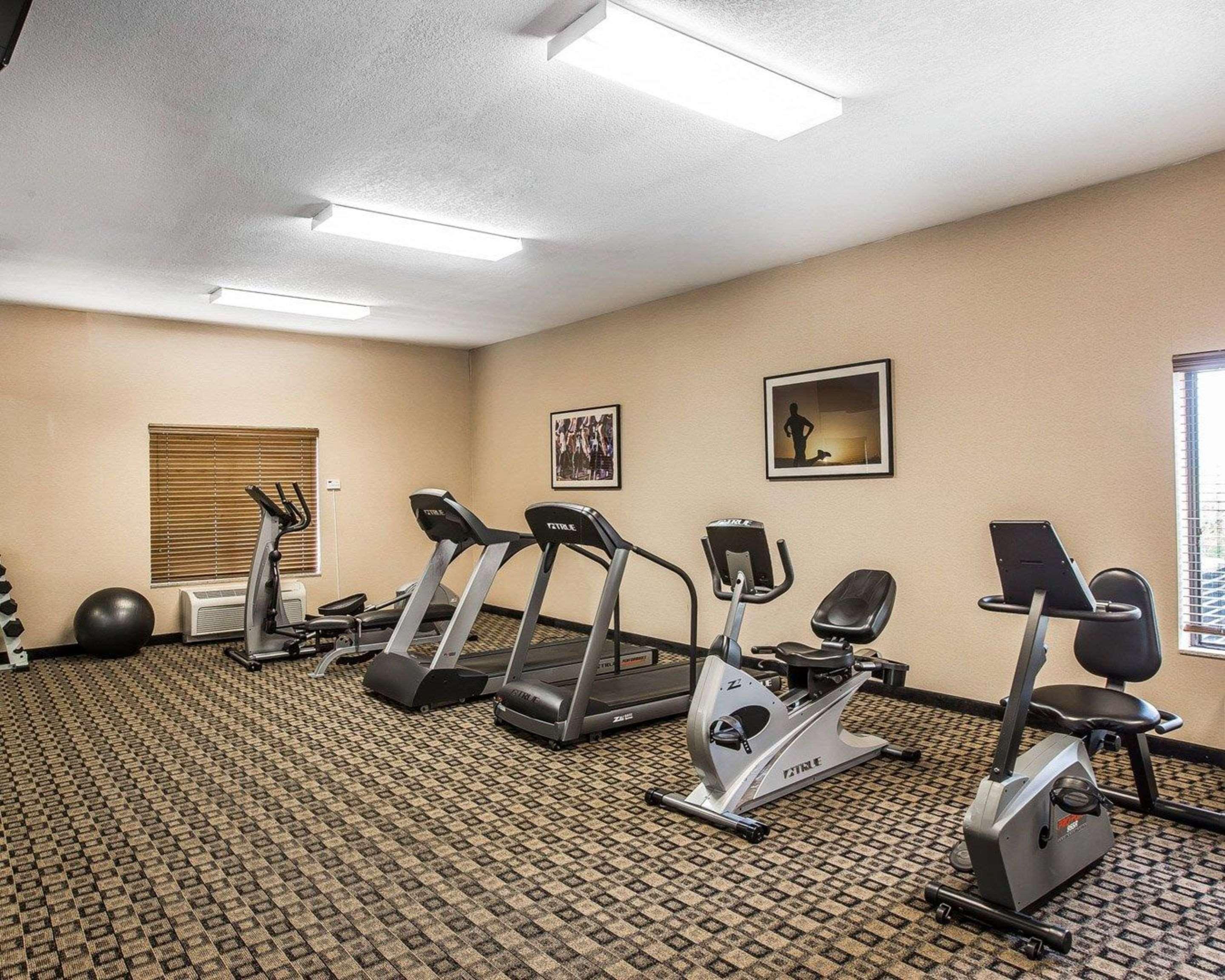 Comfort Inn & Suites Blue Ridge Bagian luar foto